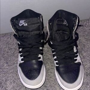 Nike (SHADOW) High-Top Sneakers - Black and White SIZE 5 (KIDS)